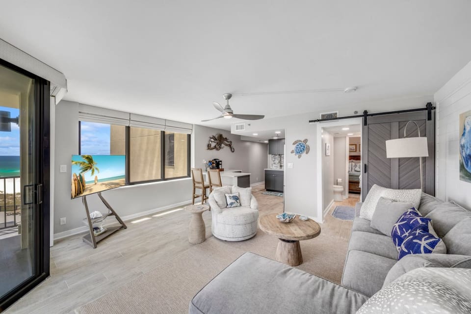 Sunbird Resort Beachfront Condo w/ Free Beach Chairs and Umbrella Service! - Panama City Beach