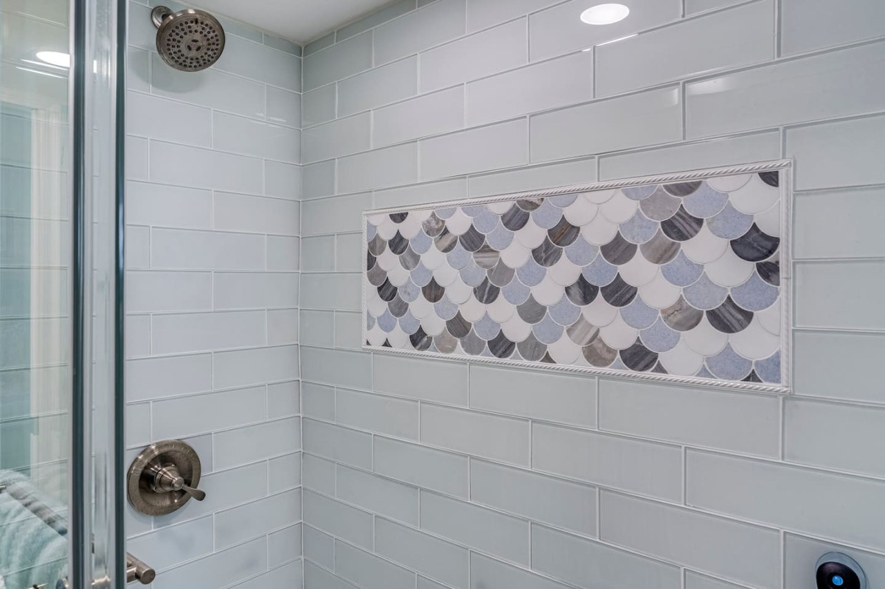 Newly Completely Renovated Beach Condo at Sunbird Resort! Free Beach Chairs and Umbrella Service! - Panama City Beach