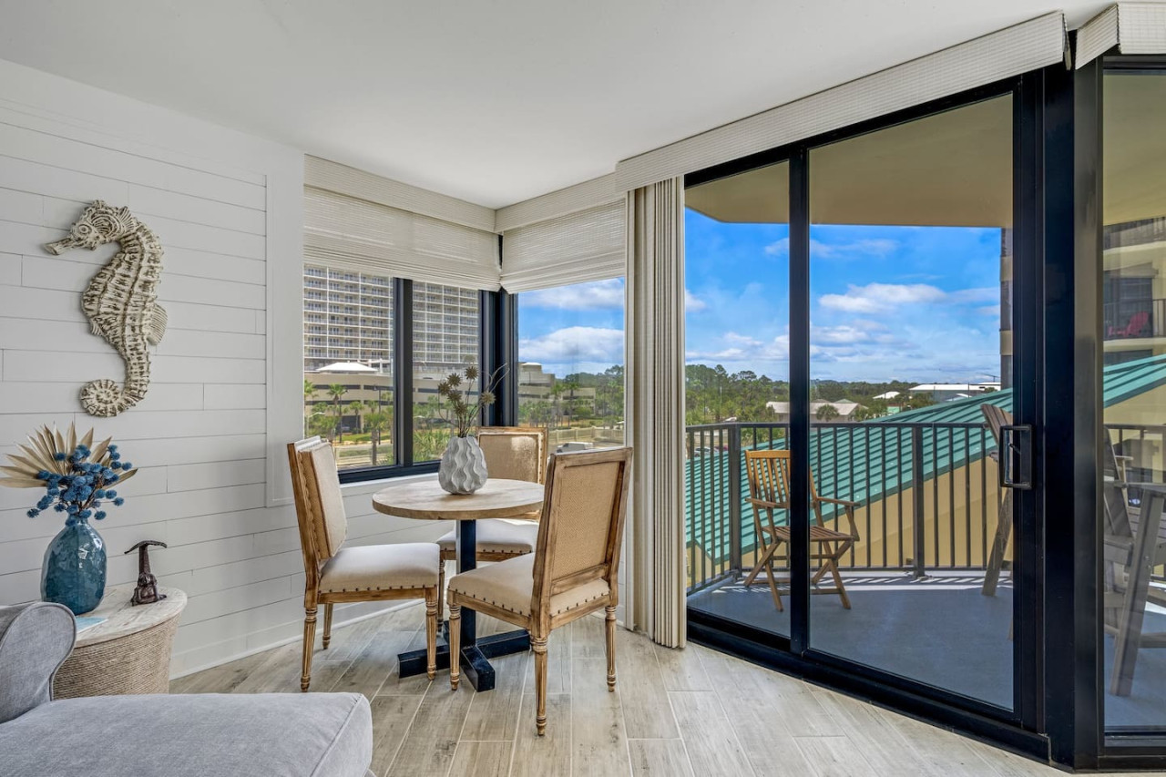 Newly Completely Renovated Beach Condo at Sunbird Resort! Free Beach Chairs and Umbrella Service! - Panama City Beach