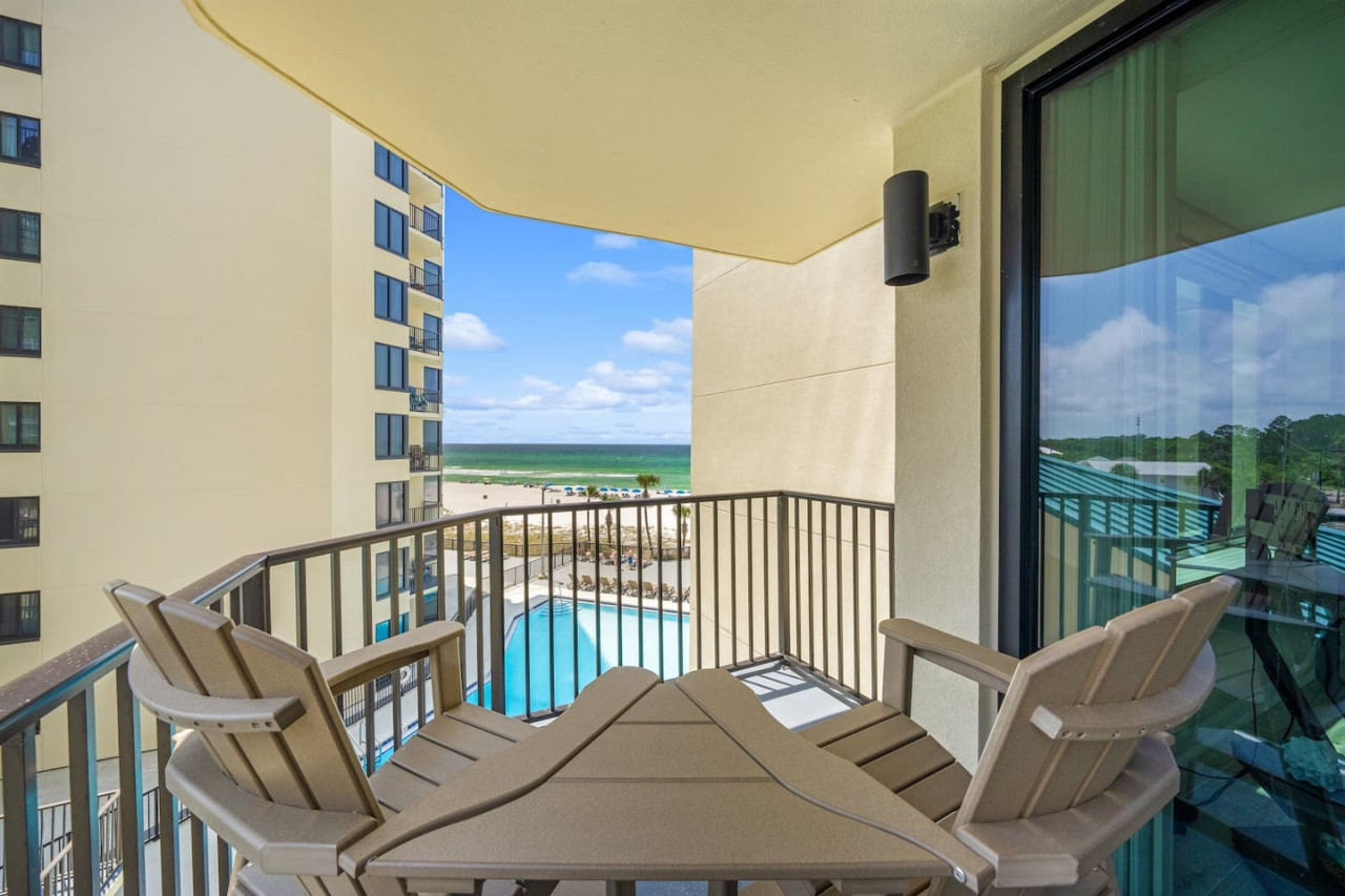 Newly Completely Renovated Beach Condo at Sunbird Resort! Free Beach Chairs and Umbrella Service! - Panama City Beach