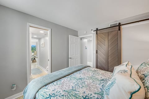 Sunbird Resort Beachfront Condo w/ Free Beach Chairs and Umbrella Service!