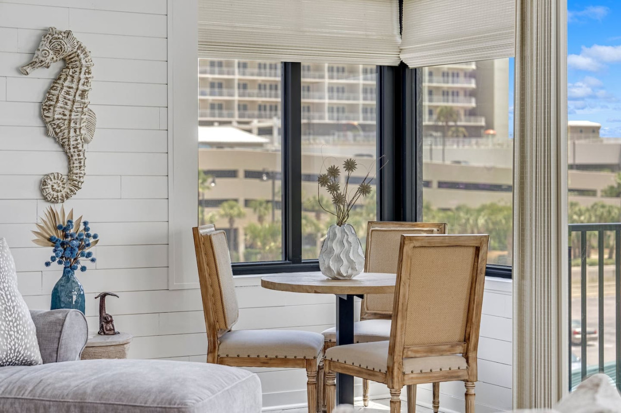 Newly Completely Renovated Beach Condo at Sunbird Resort! Free Beach Chairs and Umbrella Service! - Panama City Beach