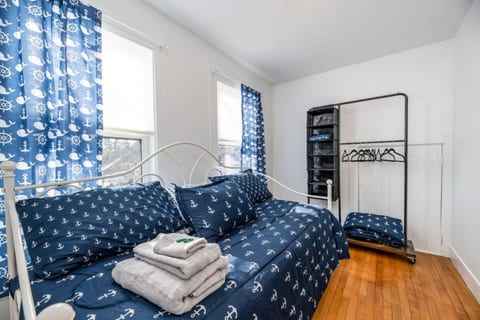 Anchors Away Cottage: 2BR, 10-Min Walk to Beach!