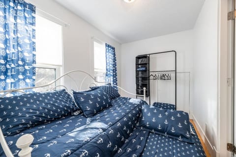 Anchors Away Cottage: 2BR, 10-Min Walk to Beach!