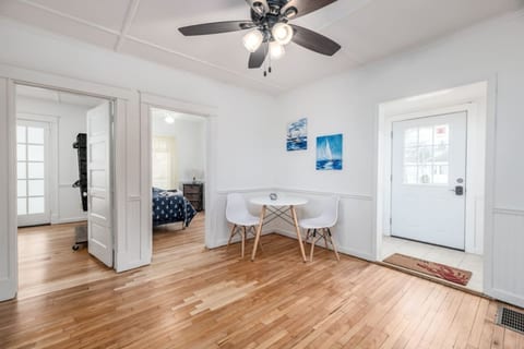 Anchors Away Cottage: Cozy 3BR, 10 Mins to Beach!