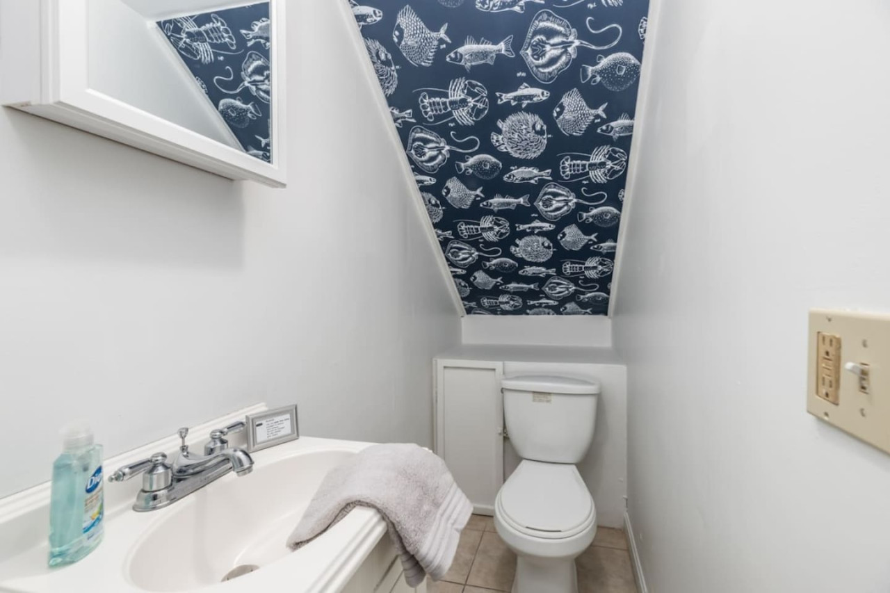 anchors-away-cottage:-cozy-3br-10-mins-to-beach!/