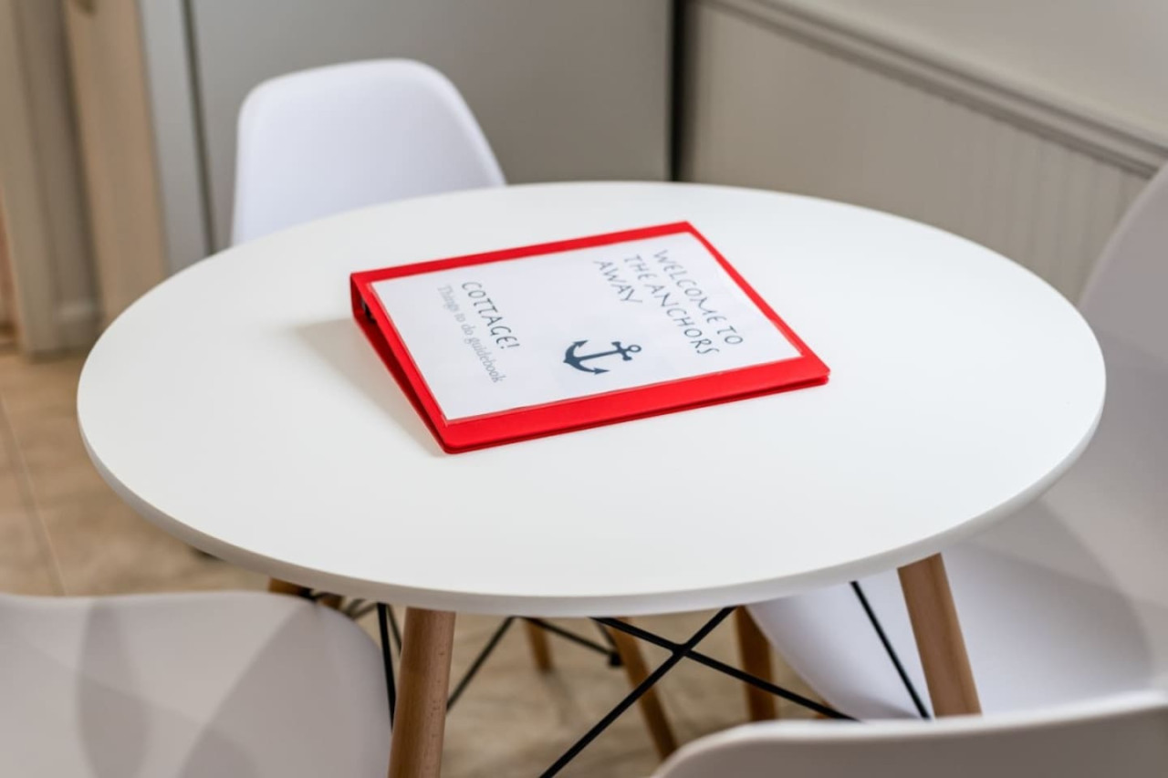 anchors-away-cottage:-cozy-3br-10-mins-to-beach!/