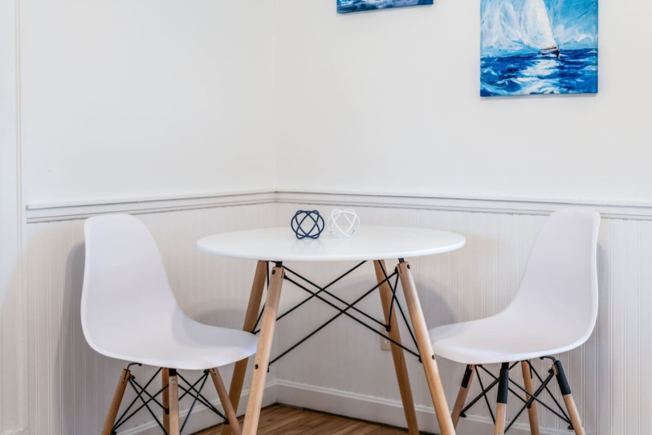 anchors-away-cottage:-cozy-3br-10-mins-to-beach!/