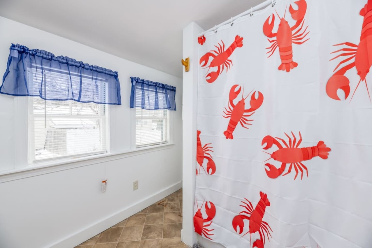 anchors-away-cottage:-cozy-3br-10-mins-to-beach!/