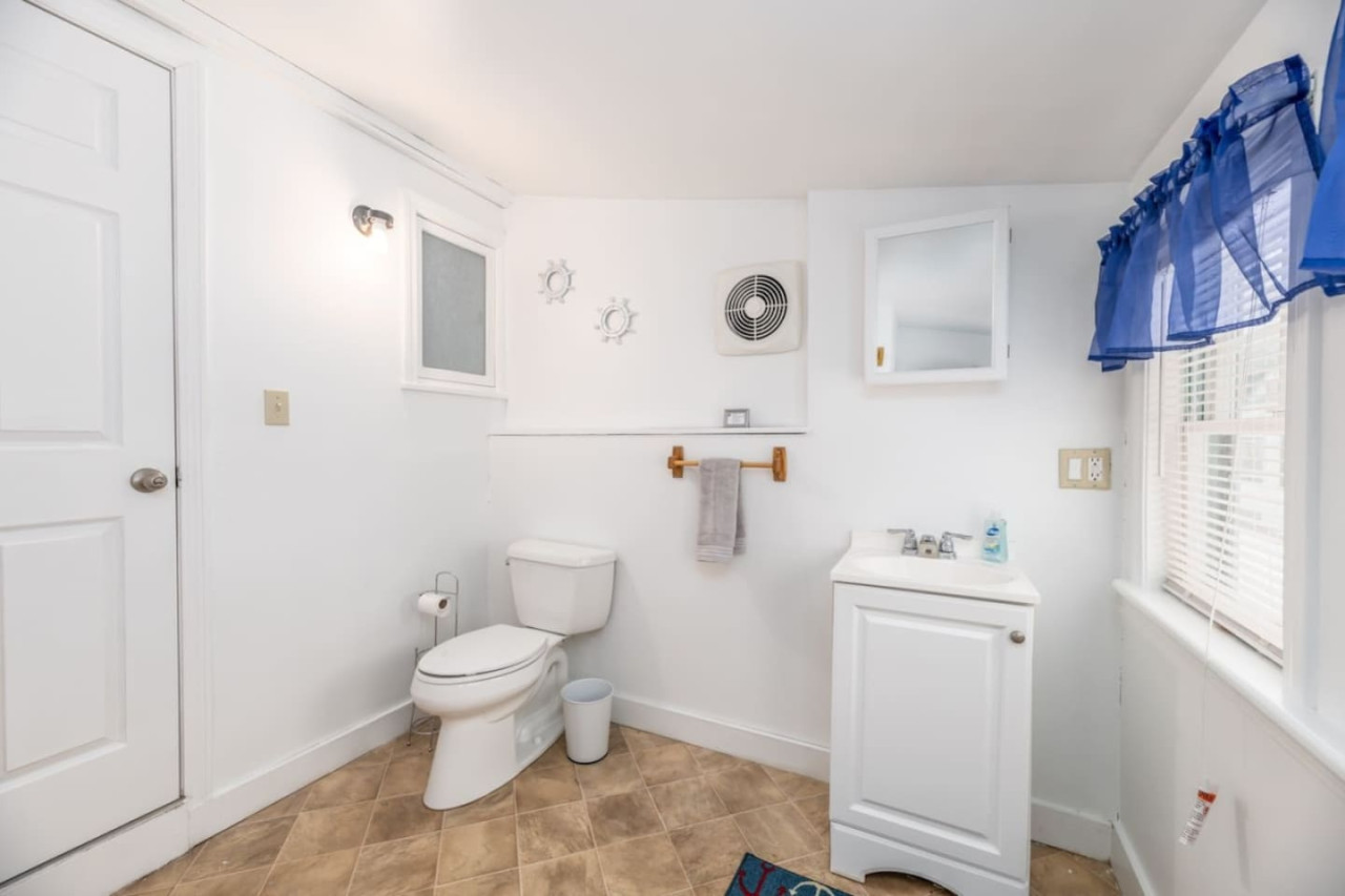 anchors-away-cottage:-cozy-3br-10-mins-to-beach!/