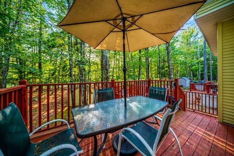 Point Sebago Haven: Beach, Arcade & More Awaits