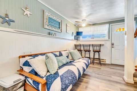 Cozy Coastal Condo with Parking – Walk to Beach & Town