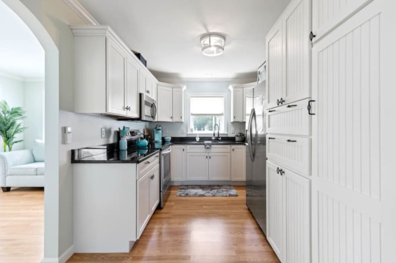 coastal-calm-or-sleeps-6-or-gym-access/