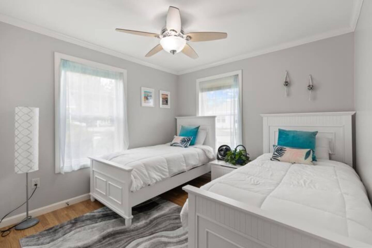 coastal-calm-or-sleeps-6-or-gym-access/