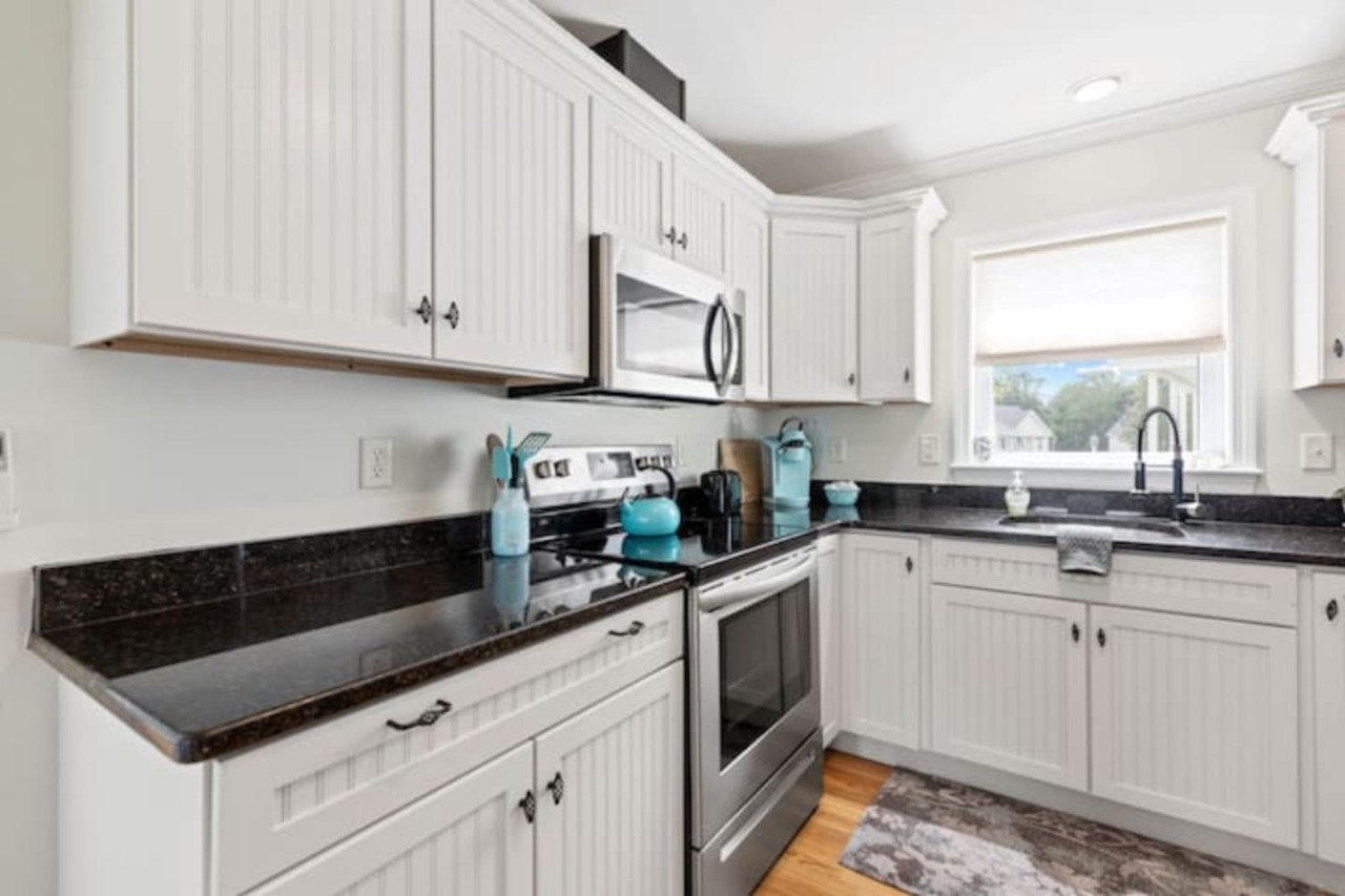 coastal-calm-or-sleeps-6-or-gym-access/