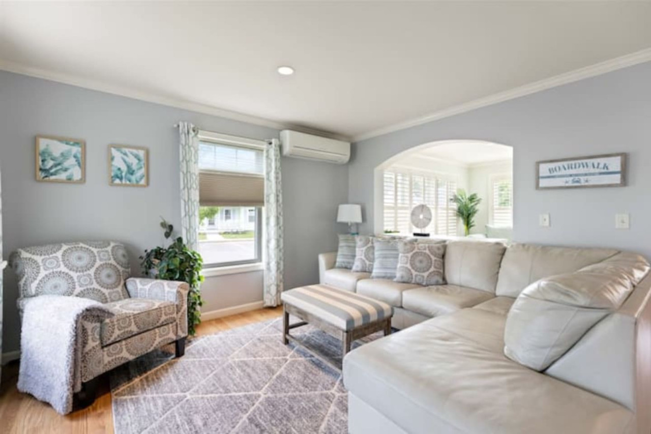 coastal-calm-or-sleeps-6-or-gym-access/