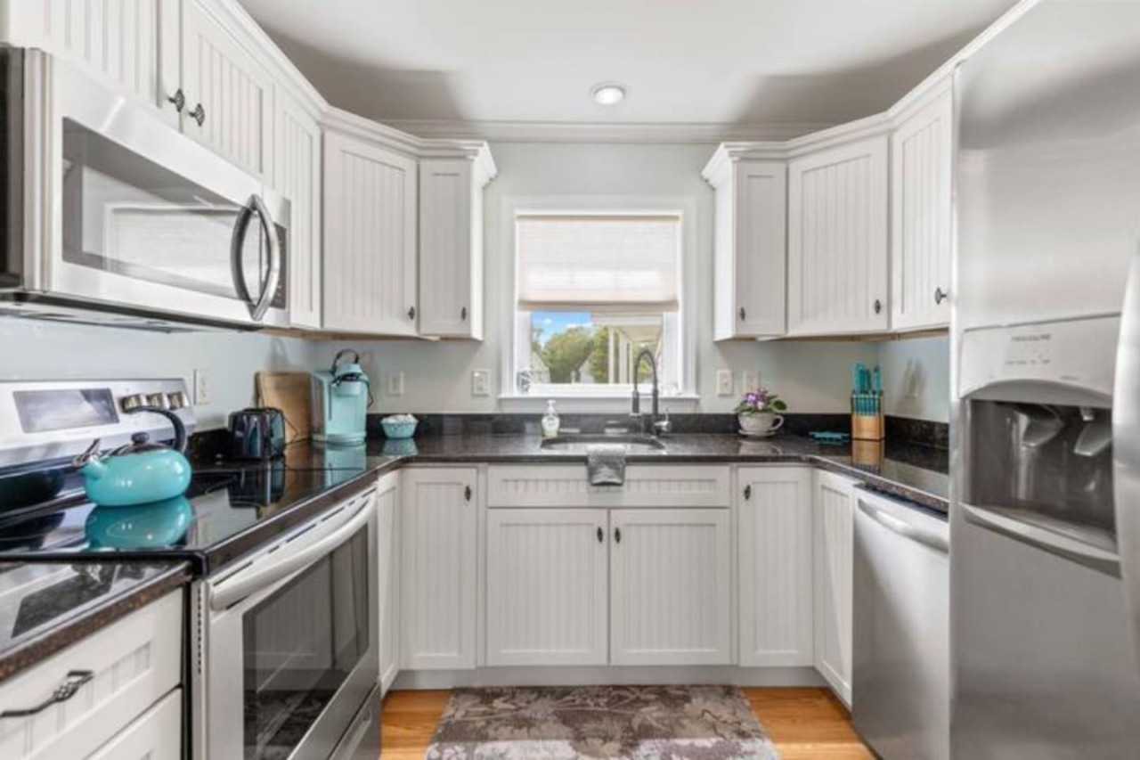 coastal-calm-or-sleeps-6-or-gym-access/