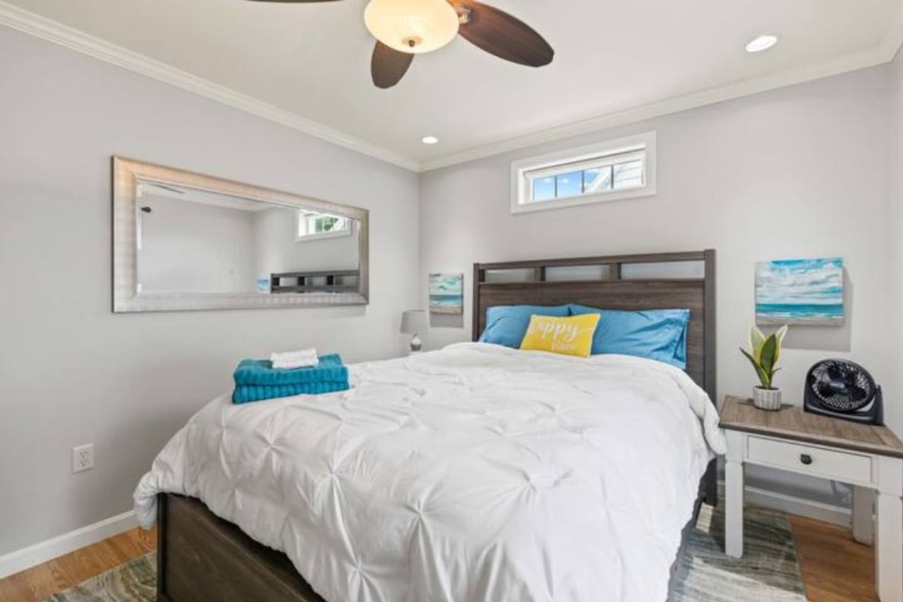 coastal-calm-or-sleeps-6-or-gym-access/