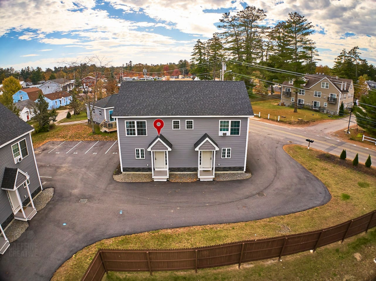 pixel-perfect-escape:-2br-retreat-w-gaming-theme/