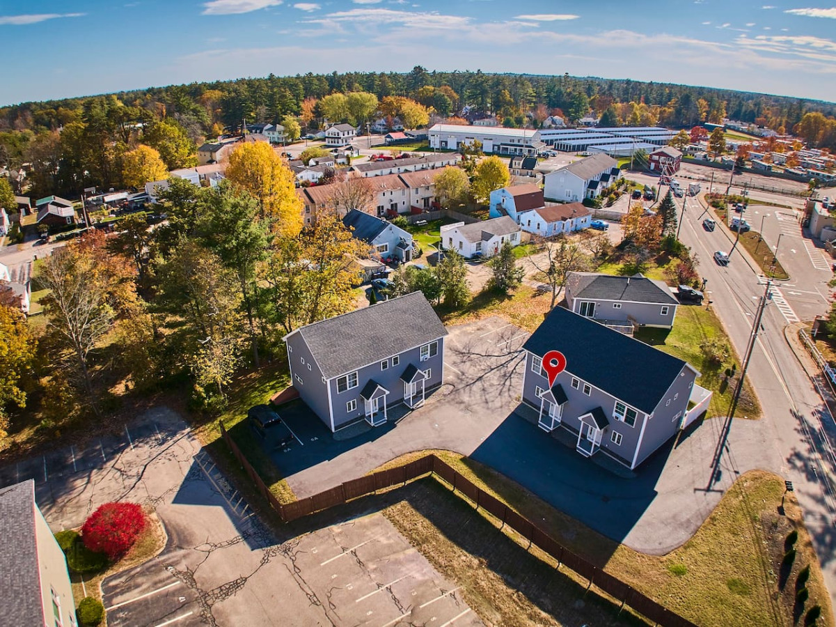 pixel-perfect-escape:-2br-retreat-w-gaming-theme/