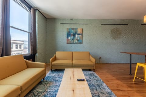 Stylish Urban Hideaway | Rooftop Oasis