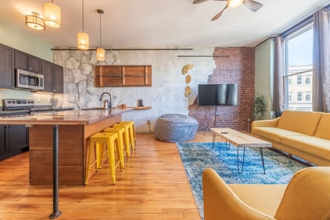 Stylish Urban Hideaway | Rooftop Oasis