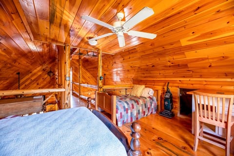 Nature Enthusiast's Haven:Cabin with Scenic Trails