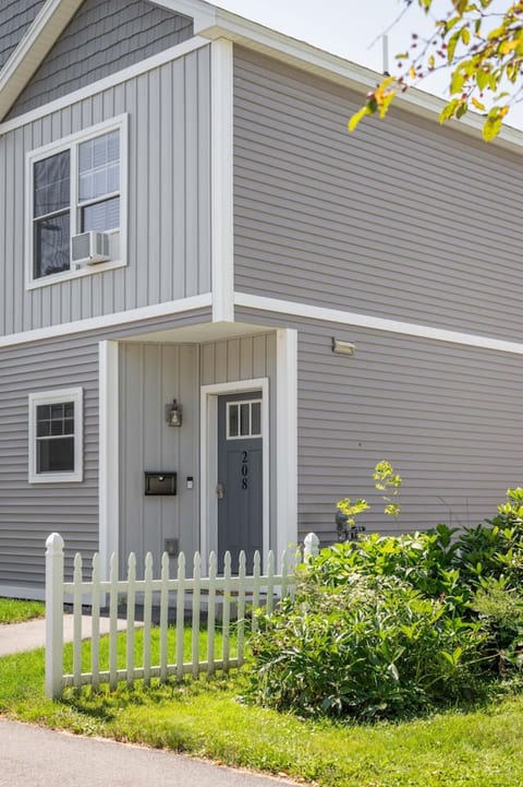 City Haven: 2BD | Parking & Movie Theater Access