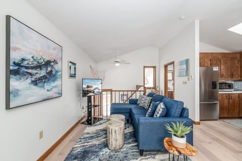 Pine Point Getaway: Beach House with Fire Pit