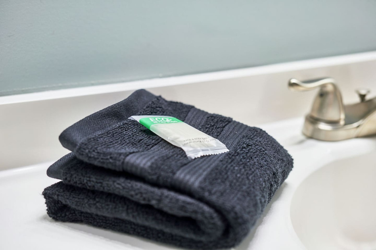 cinematic-retreat:-family-hideaway-with-or-king-bed/