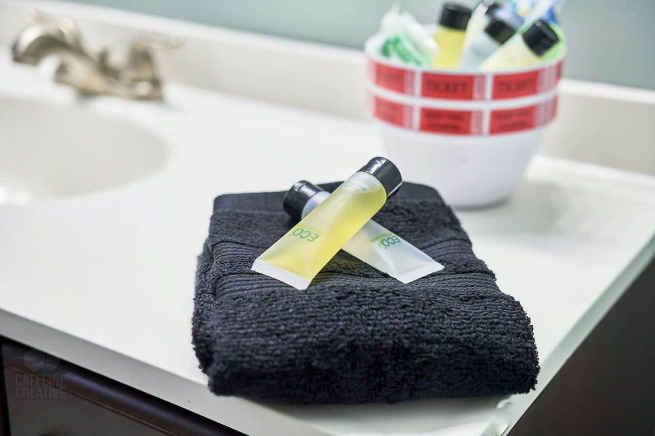 cinematic-retreat:-family-hideaway-with-or-king-bed/