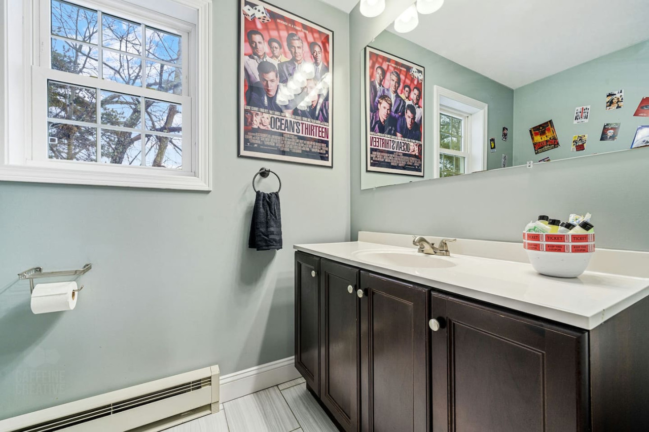 cinematic-retreat:-family-hideaway-with-or-king-bed/