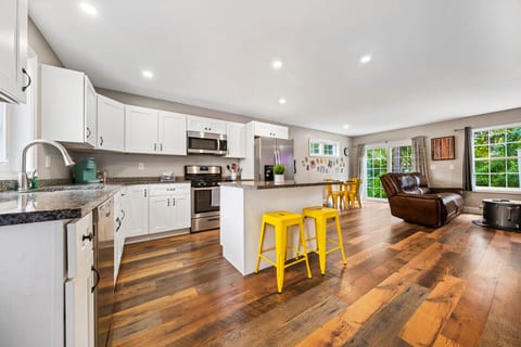 Symphonic Serenity: 2BR Rhythmic Retreat