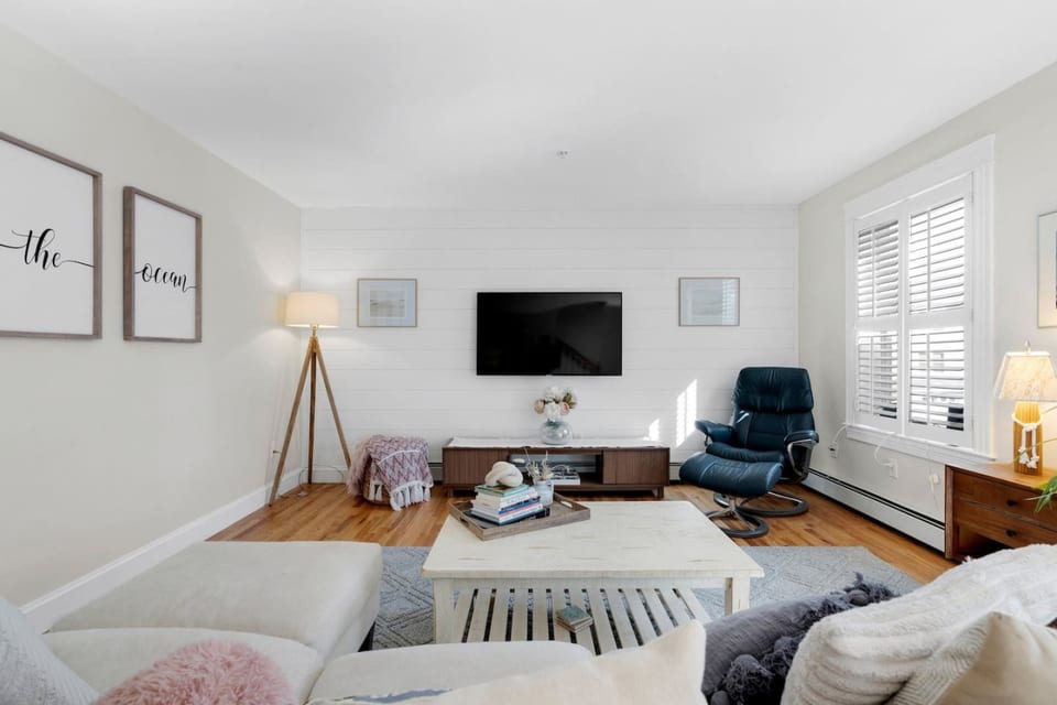 Luxury Condo w/ Heated Pool | Steps to the Pier - Ocean Park