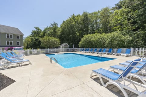 Luxury Condo w/ Heated Pool | Steps to the Pier