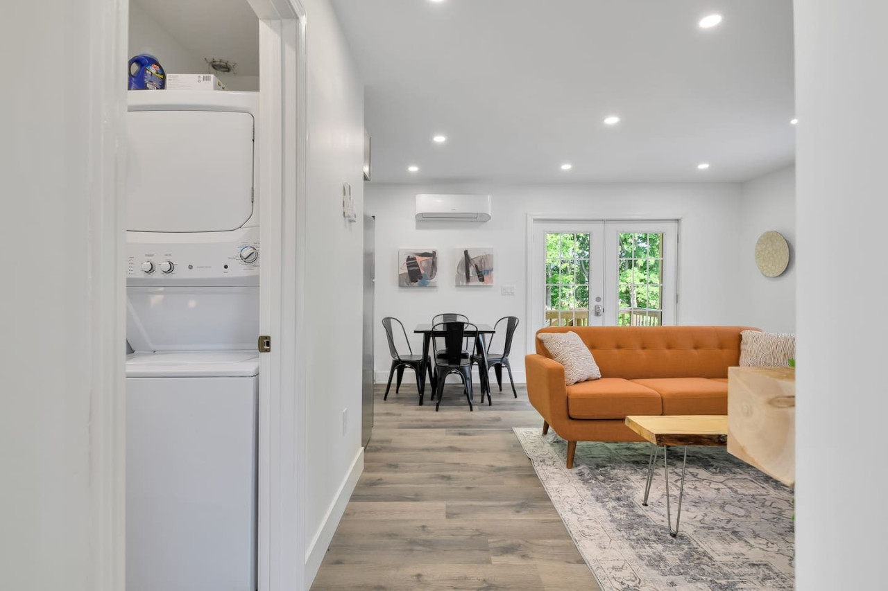 2BR Retreat in Bangor: Work and Relax in Comfort