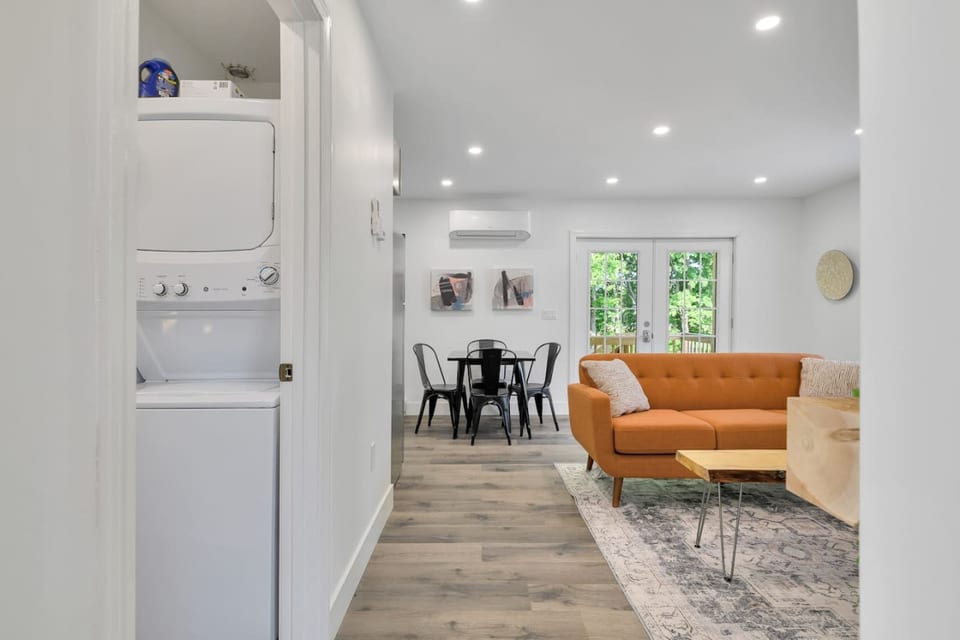 2BR Retreat in Bangor: Work and Relax in Comfort - Bangor