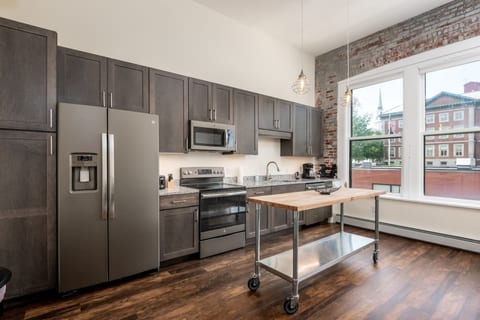 Downtown Retreat: Apartment in the Heart of Bangor
