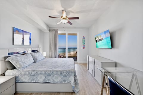 Luxury 3BD Calypso Gulf Views! Free Beach Chairs Service for 4!