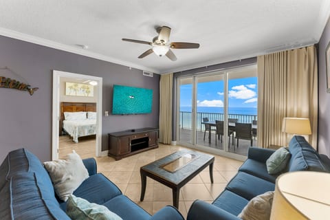 Superb 2BD/2BA Beachfront Condo! Free Seasonal Beach Chairs!