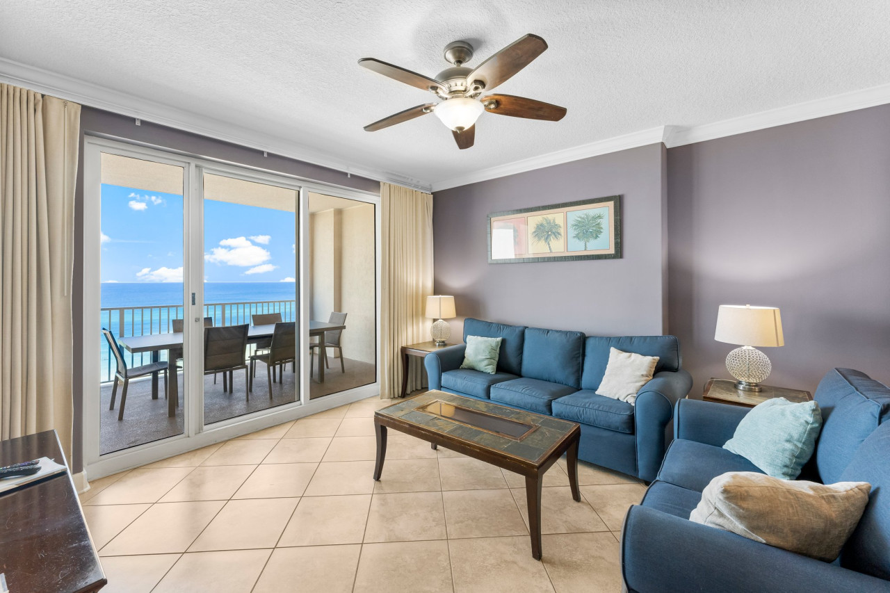 superb-2bd2ba-beachfront-condo!-free-seasonal-beach-chairs!/