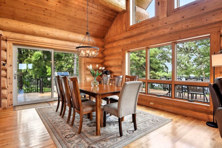 log-cabin-on-lake-near-mpls-sleeps-14/
