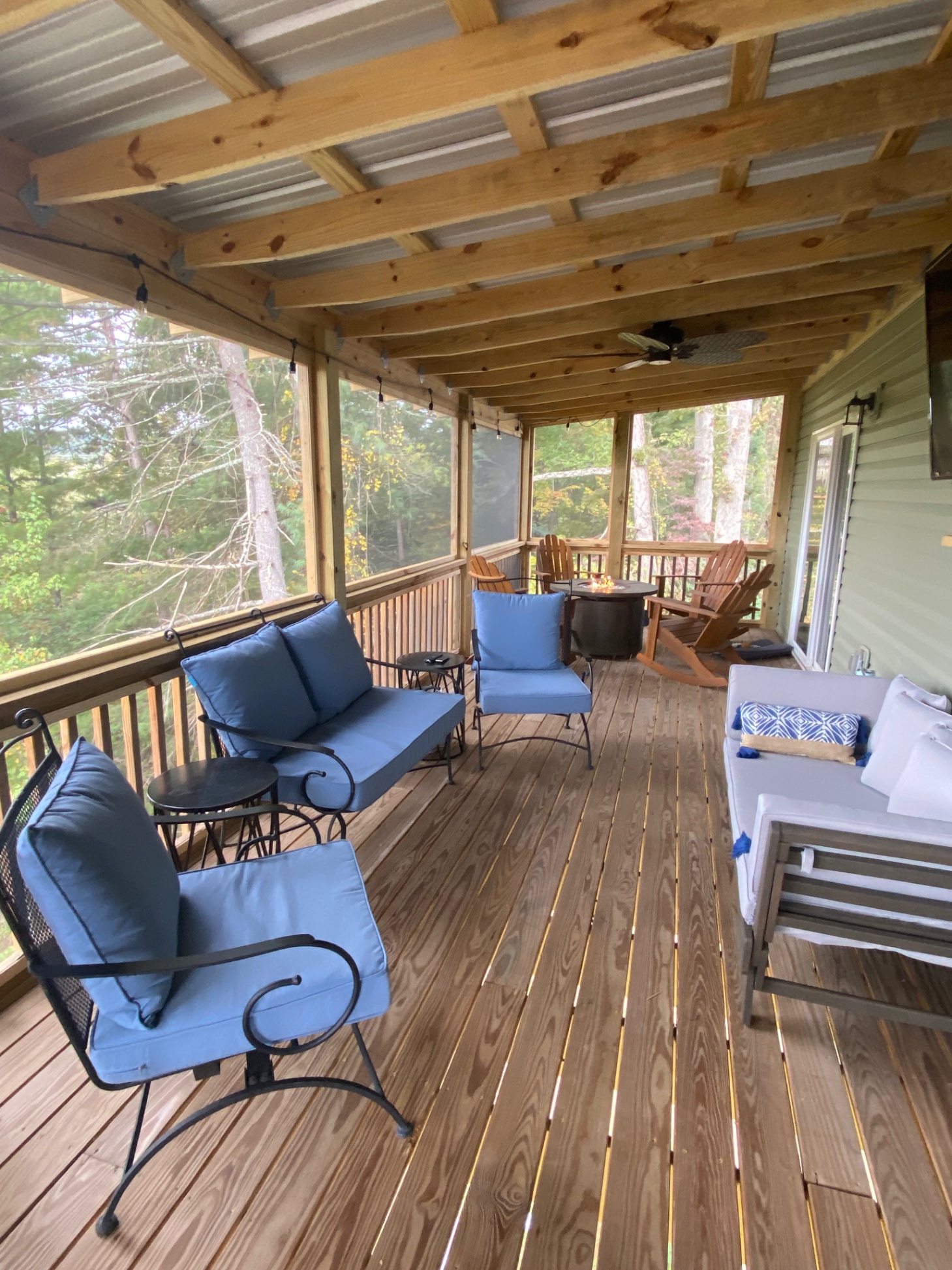 great-location-5-min-to-downtown-hendersonville/