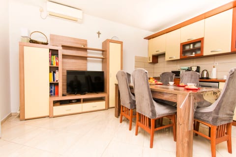 House Tina - Unit 376043-13