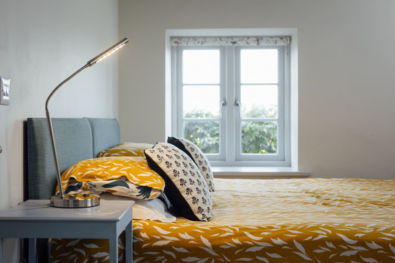 stylish-hay-loft-with-stunning-countryside-views/