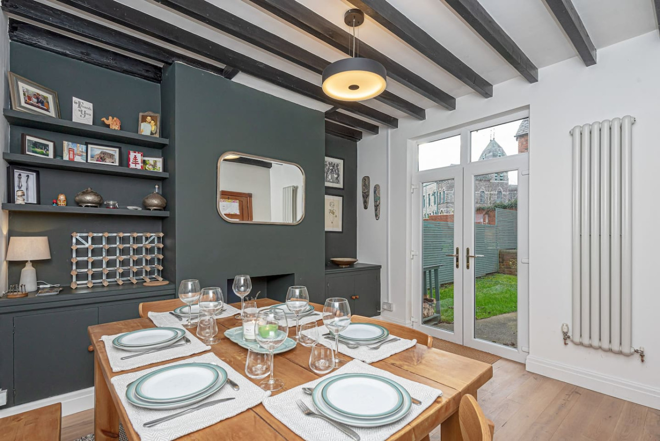 beautiful-redbrick-home-in-ruthin-centre-and-parking/