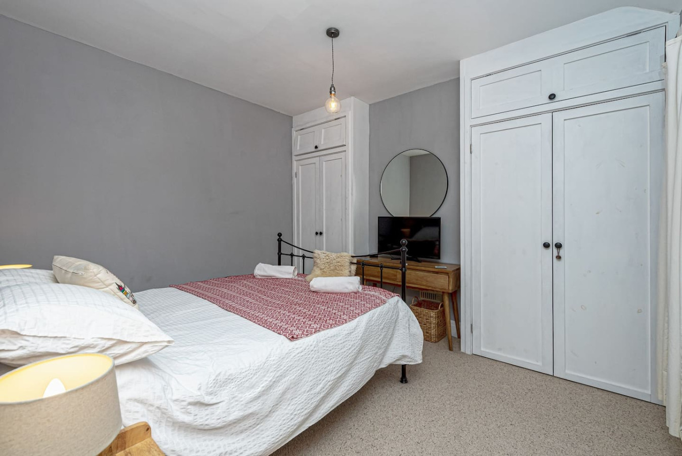 beautiful-redbrick-home-in-ruthin-centre-and-parking/