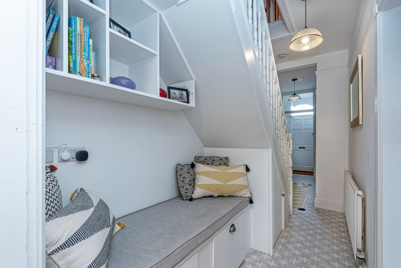 beautiful-redbrick-home-in-ruthin-centre-and-parking/