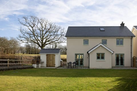 Brecon Beacons country cottages sleeps 12 people