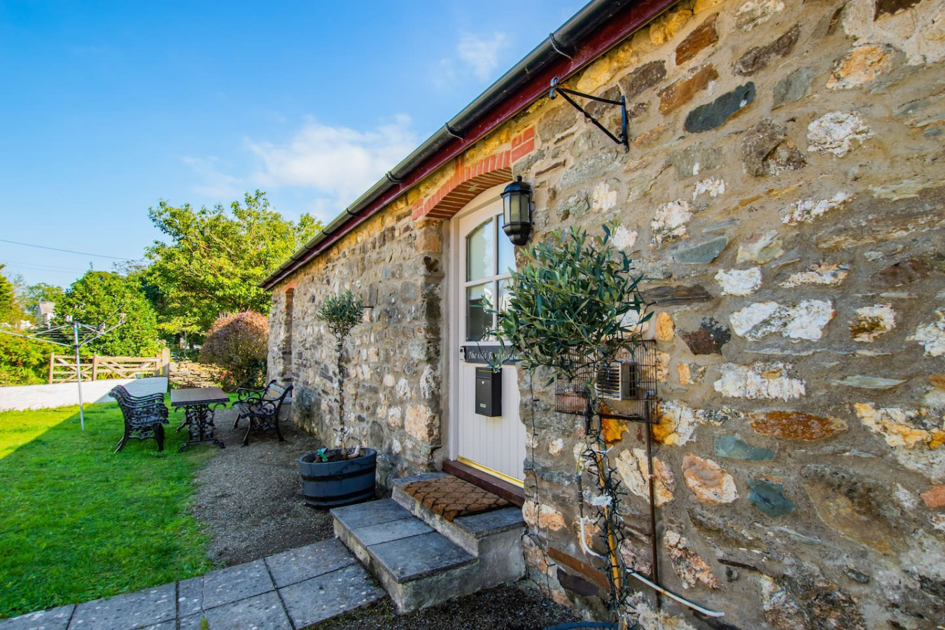 cosy-farm-conversion-in-the-heart-of-pembrokeshire/